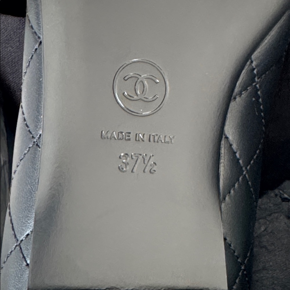 CHANEL Black Quilted Leather Ballet Flats with Gold CC Logo - Picture 10 of 10